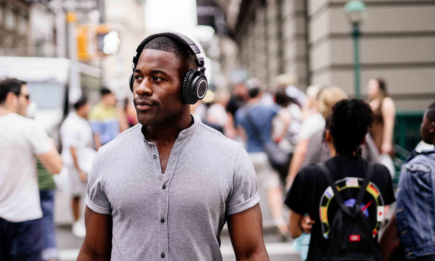 Audio Technica ATH-M50xBT2 - Excellent Sound Isolation in Loud Environments