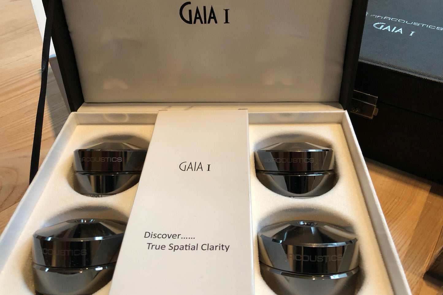 IsoAcoustics Gaia I - Shown in box