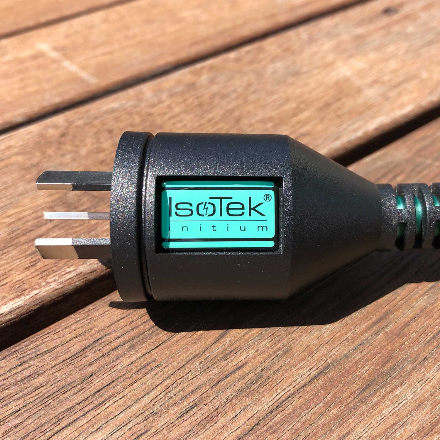 Isotek Plug