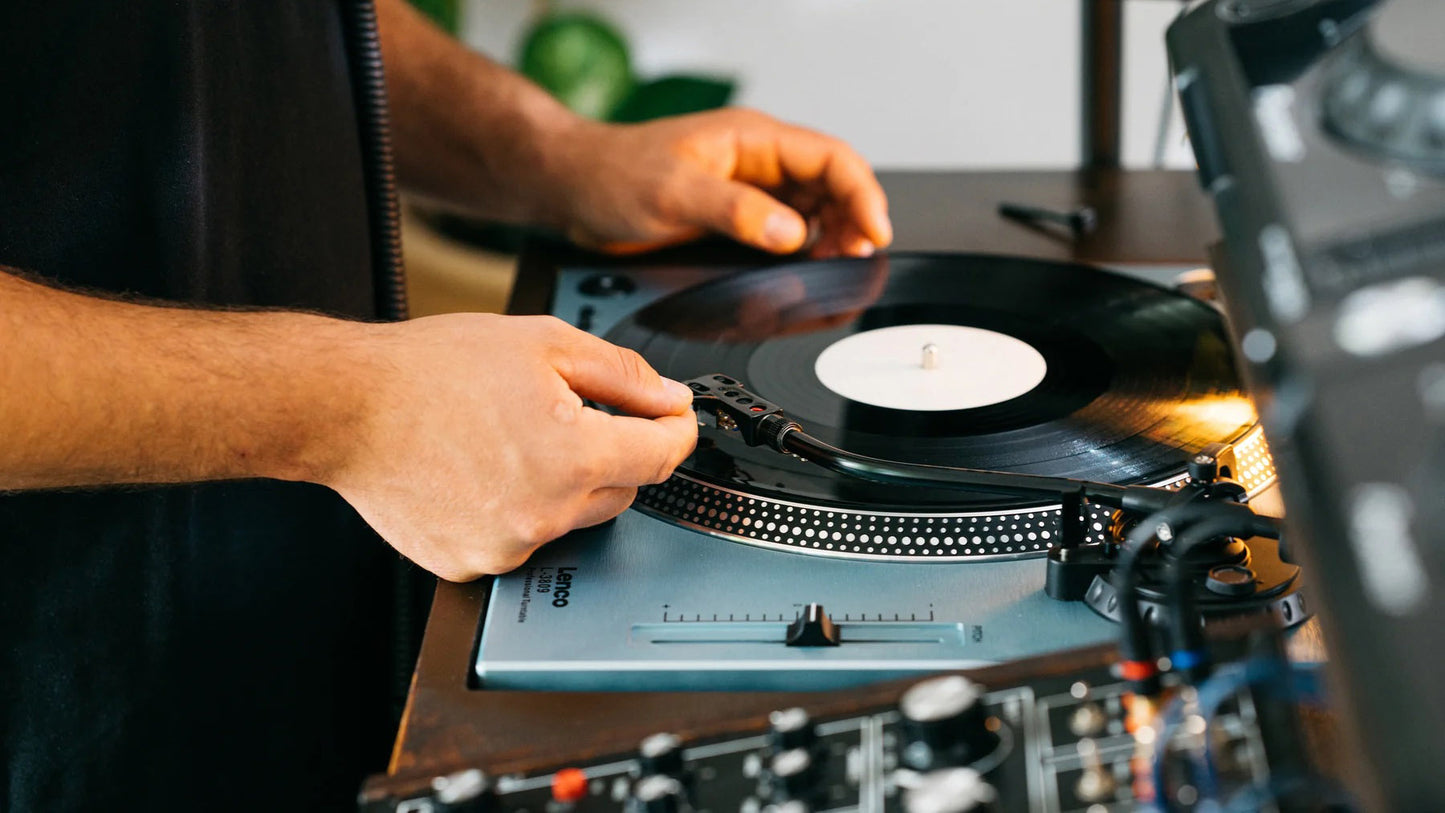 Lenco L-3809 Turntable