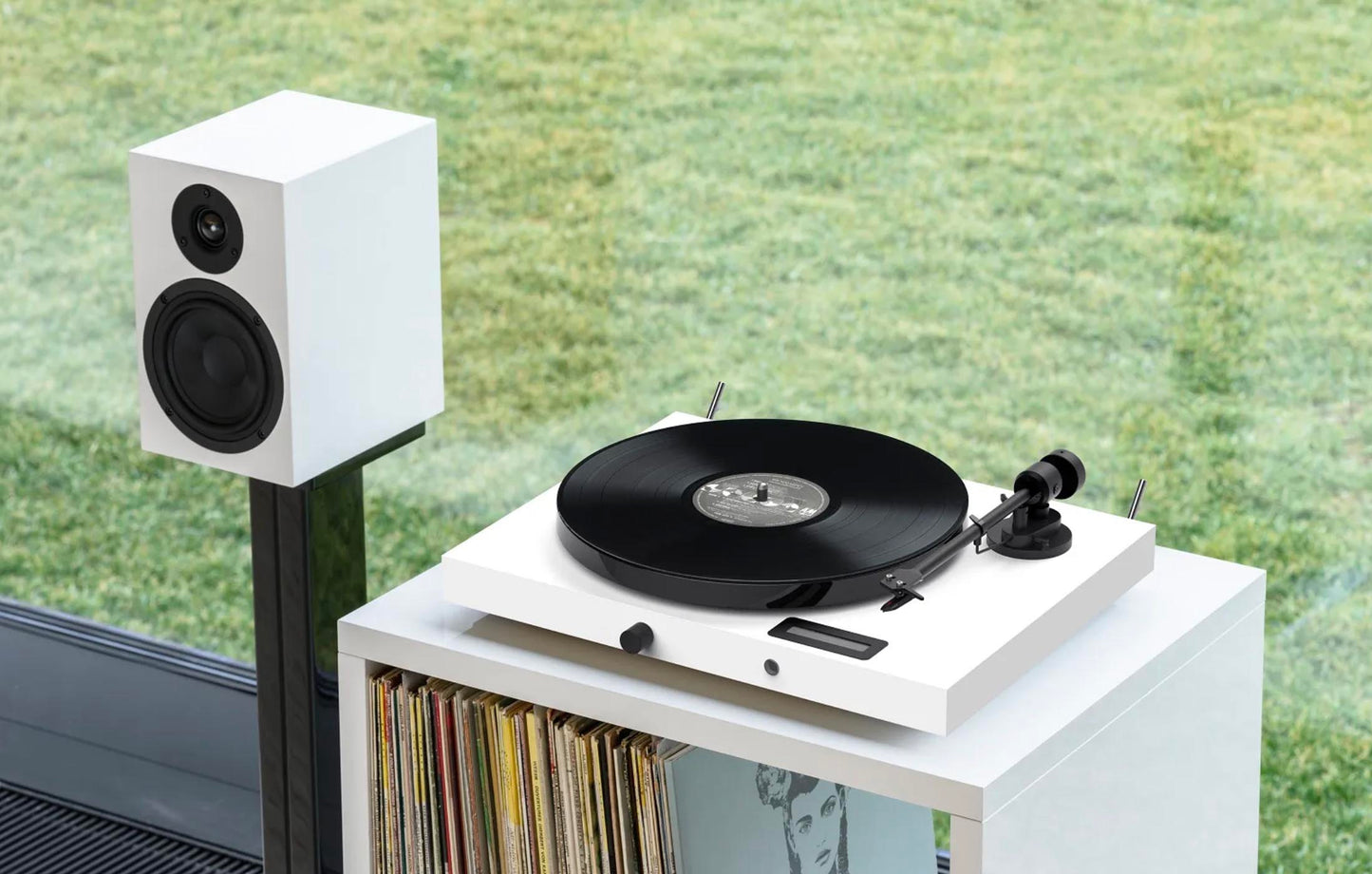 Pro-Ject Juke Box E1 All-In-One Turntable