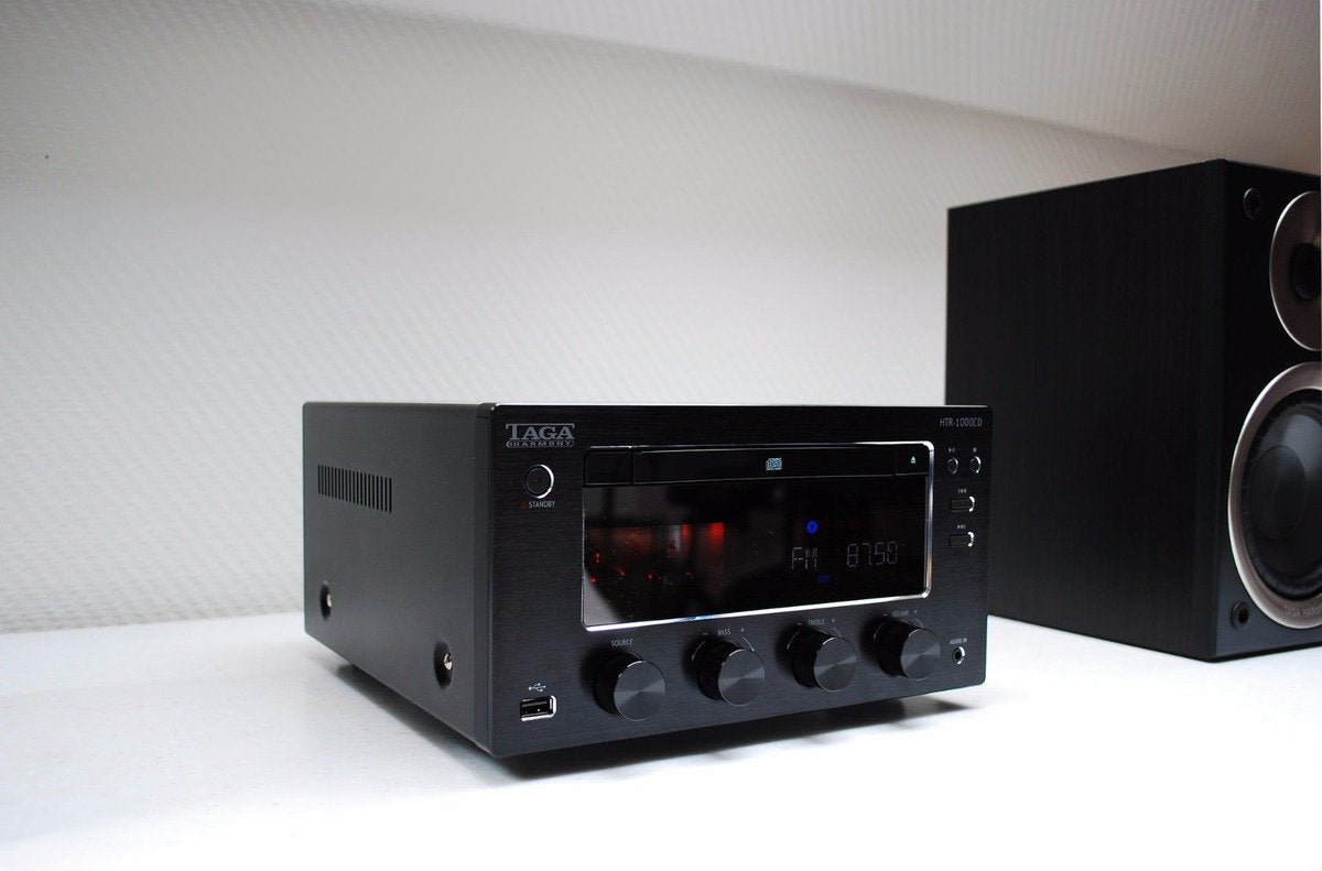 Taga Harmony HTR-1000CD V.2 Hybrid Valve Stereo System