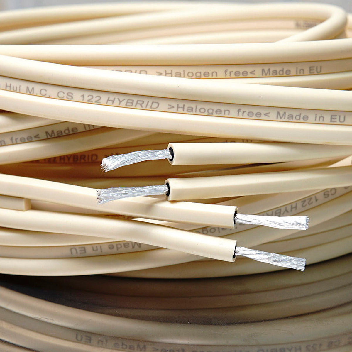 Van den Hul The CS-122 Hybrid Speaker Cable - 8 Metres