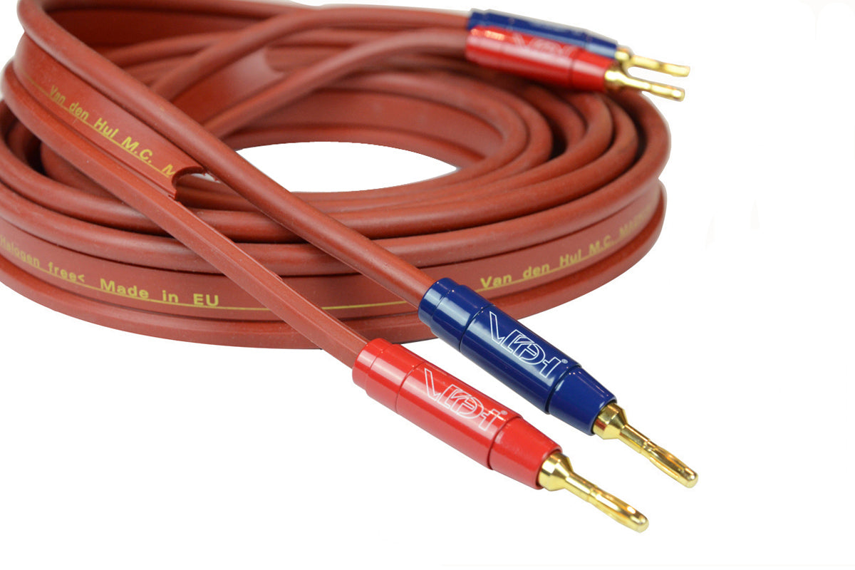 This Van den Hul Magnum Hybrid centre speaker cable is supplied and fitted with Van den Hul Berri Bus connectors