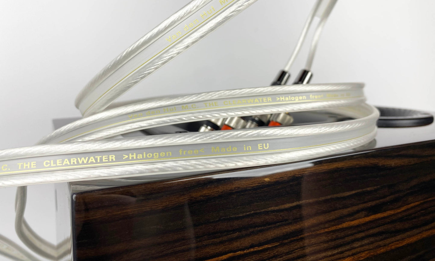 Van den Hul The Clearwater speaker cable terminated with QED AirLoc Metal banana plugs