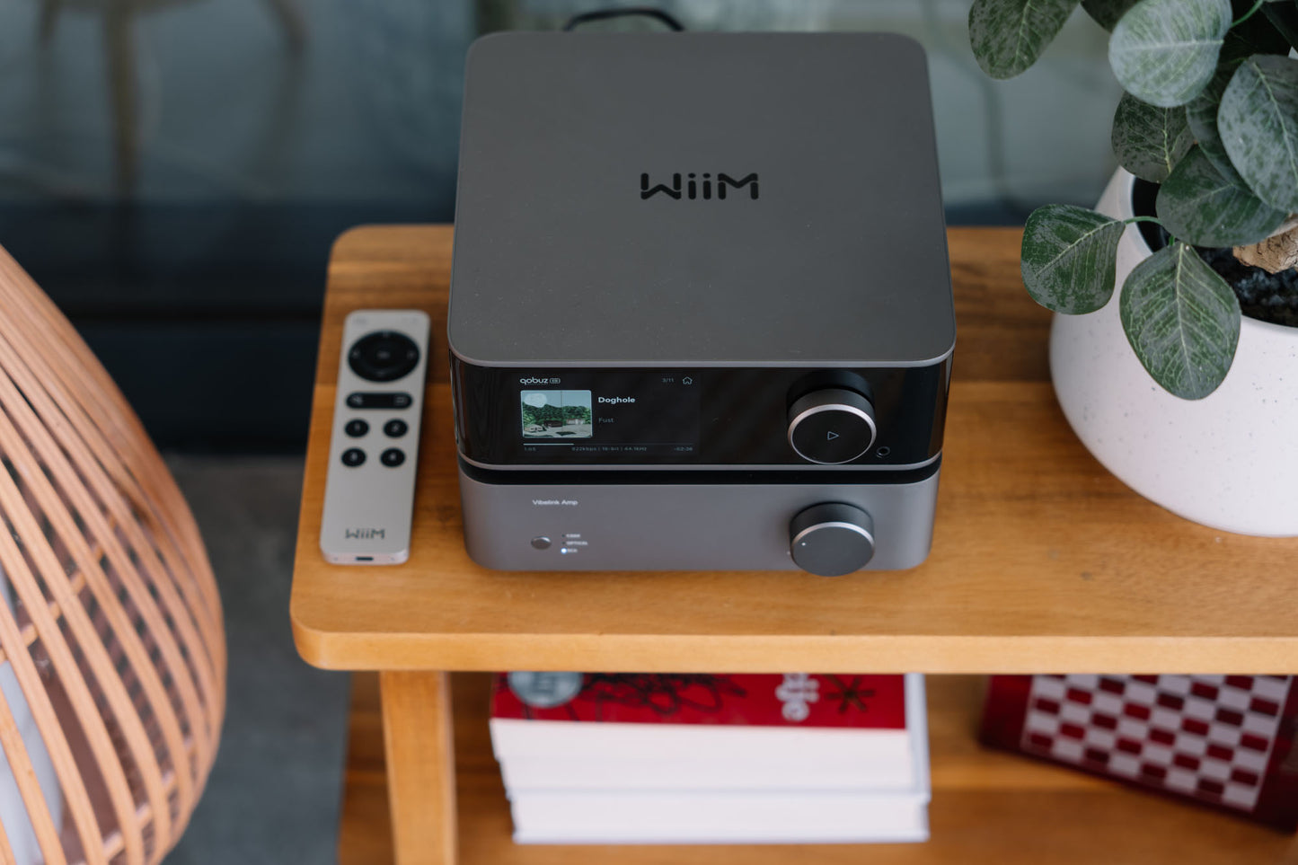 WiiM Ultra Vibelink Streaming Amplifier Combo - Lifestyle