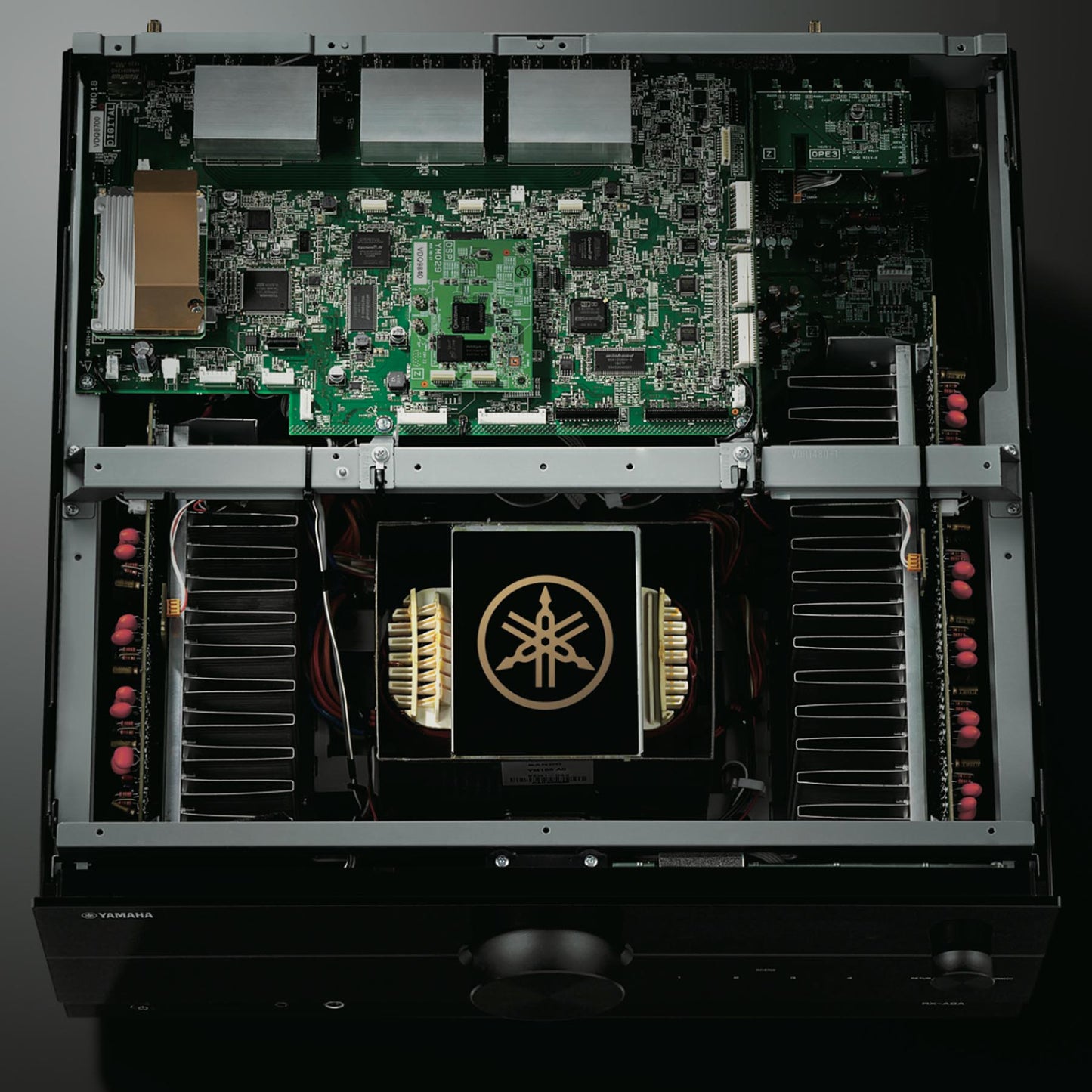 Yamaha Aventage RX-A8A Home Theatre Receiver - Internal view