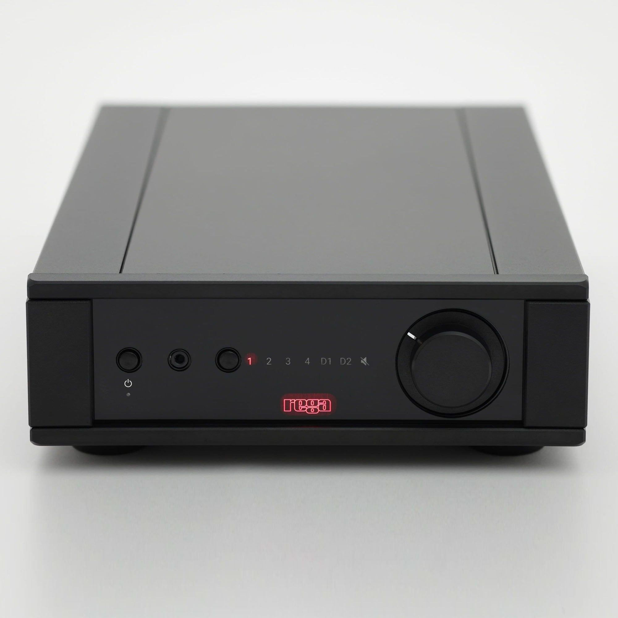 Which amplifier is better Rega Brio MK7 or Roksan Attessa Amplifier?
