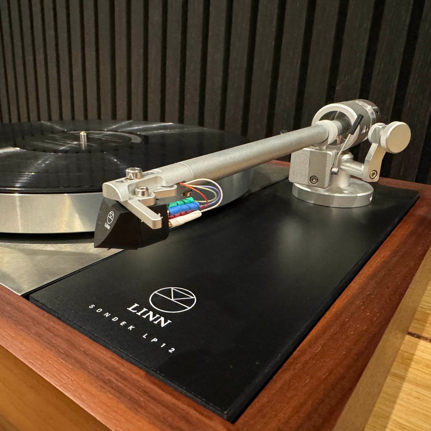 Tonearm on Linn Turntable