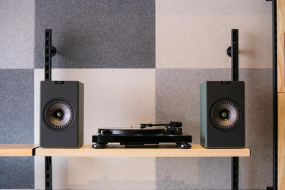 KEF Coda W AT-LPW50PB Turntable System