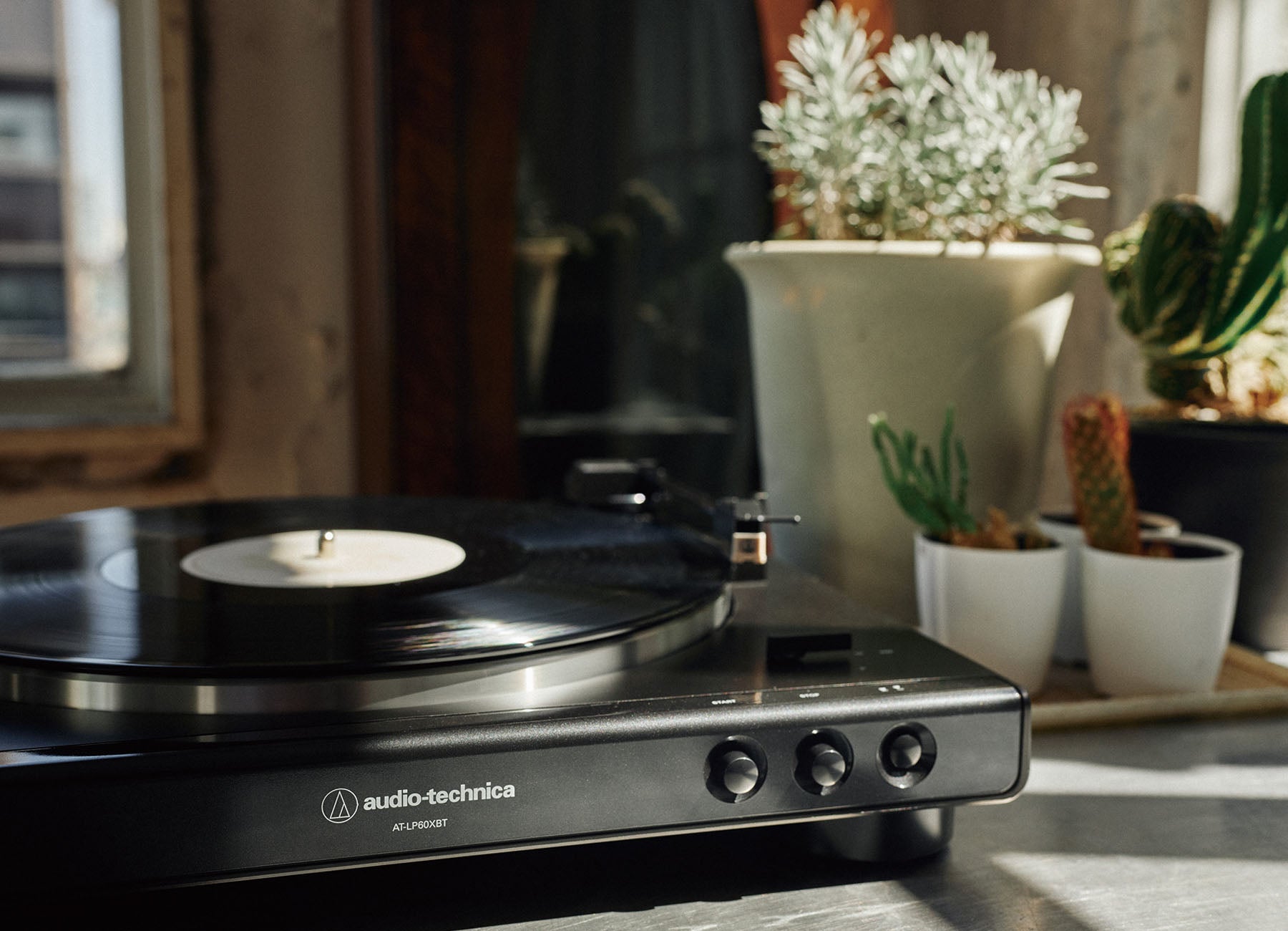 Audio Technica AT-LP60XBT Turntable