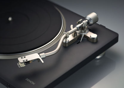 Close up of Denon DP-500BT Turntable's tonearm