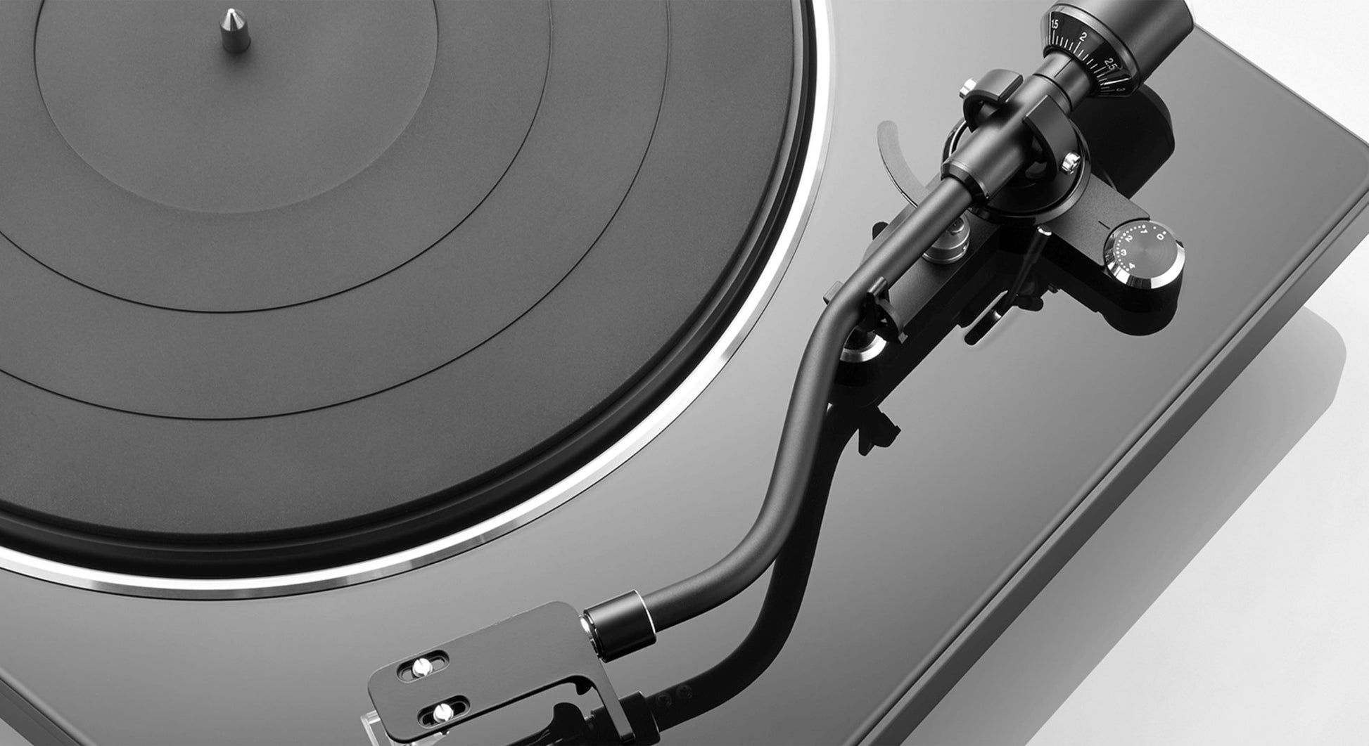 Denon DP-450USB Turntable - Close Up Of Tonearm