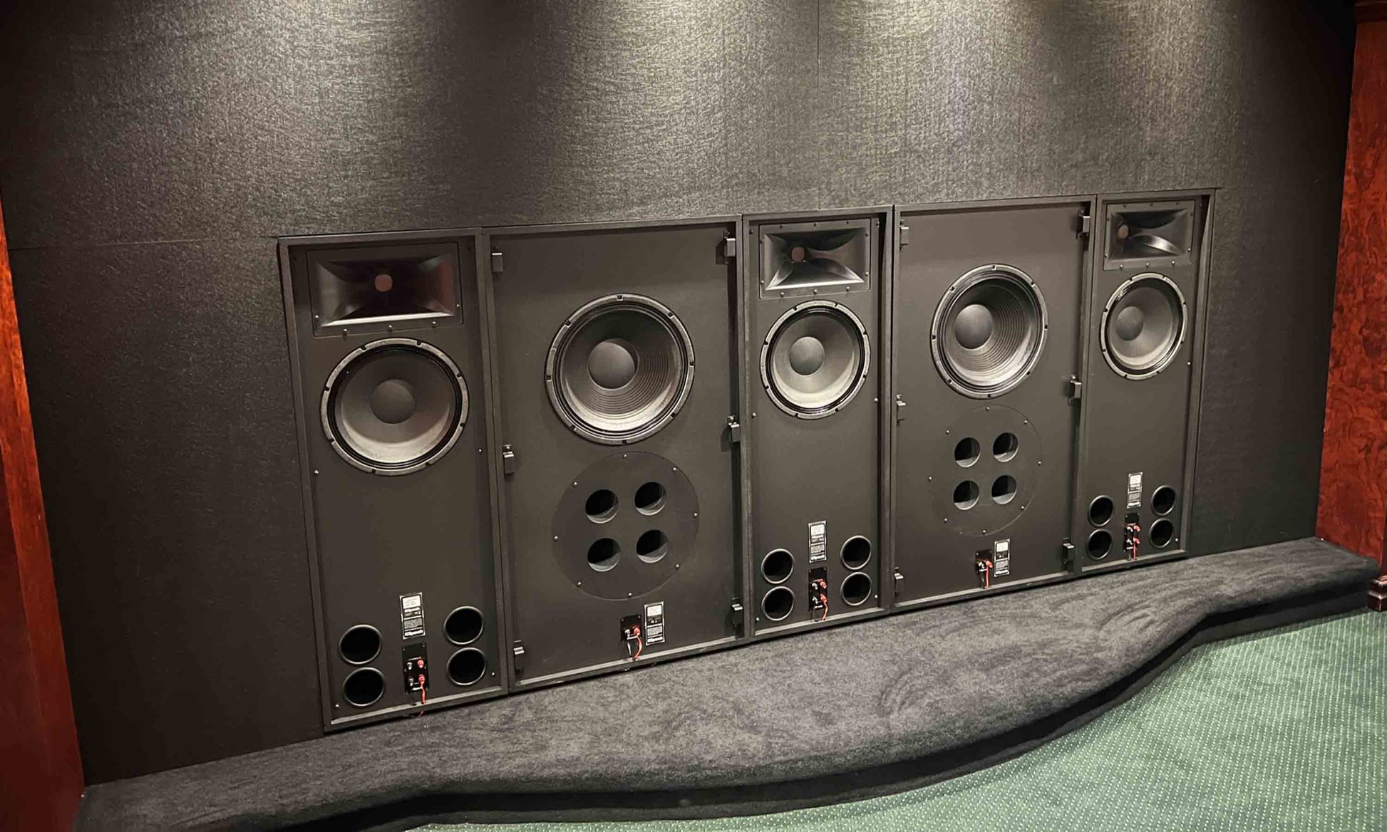 Huge Dynamics, Max Volume & Thunderous Bass