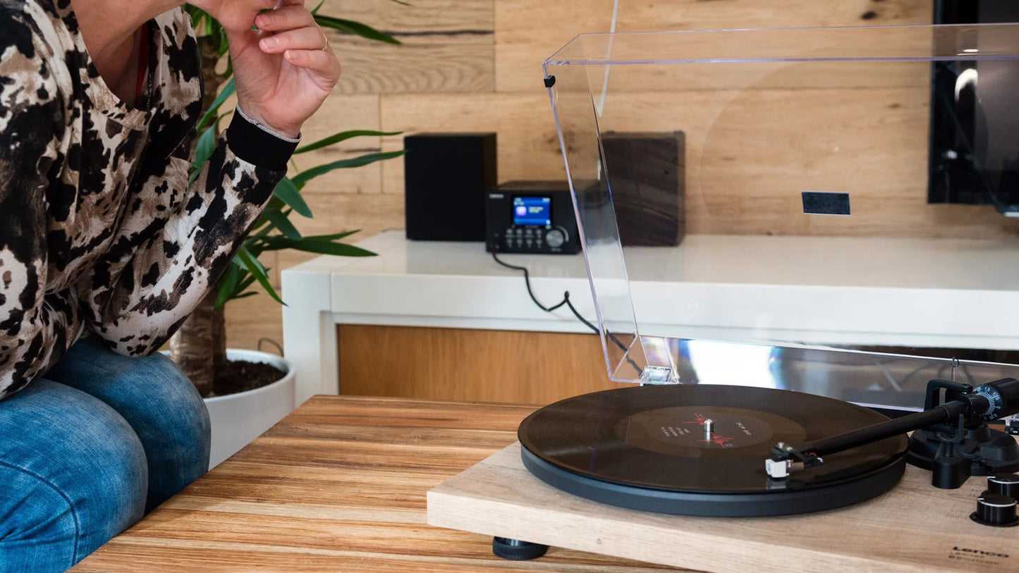 Lenco LBT-188 Turntable
