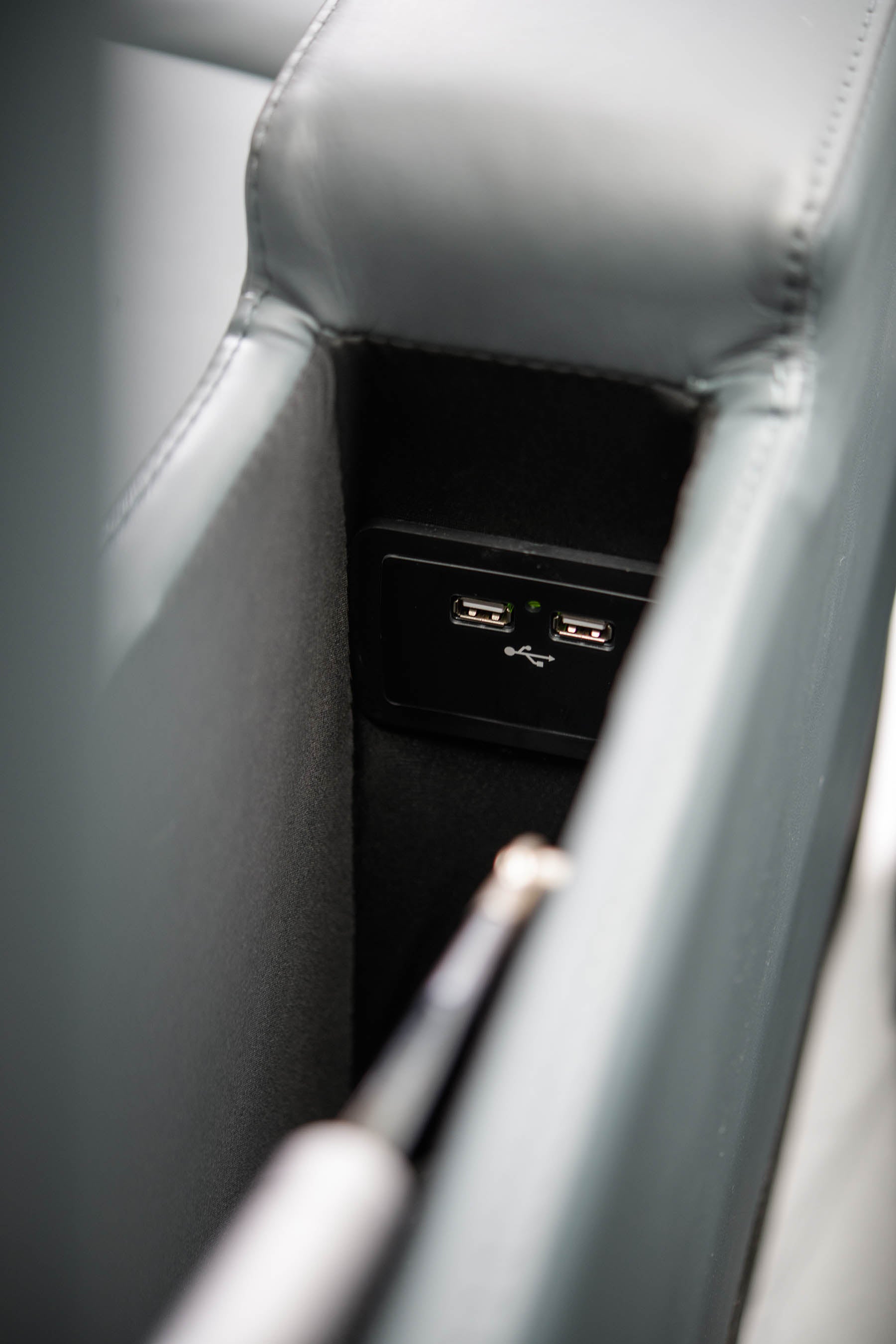 Dual USB Charging Ports In Middle Arms