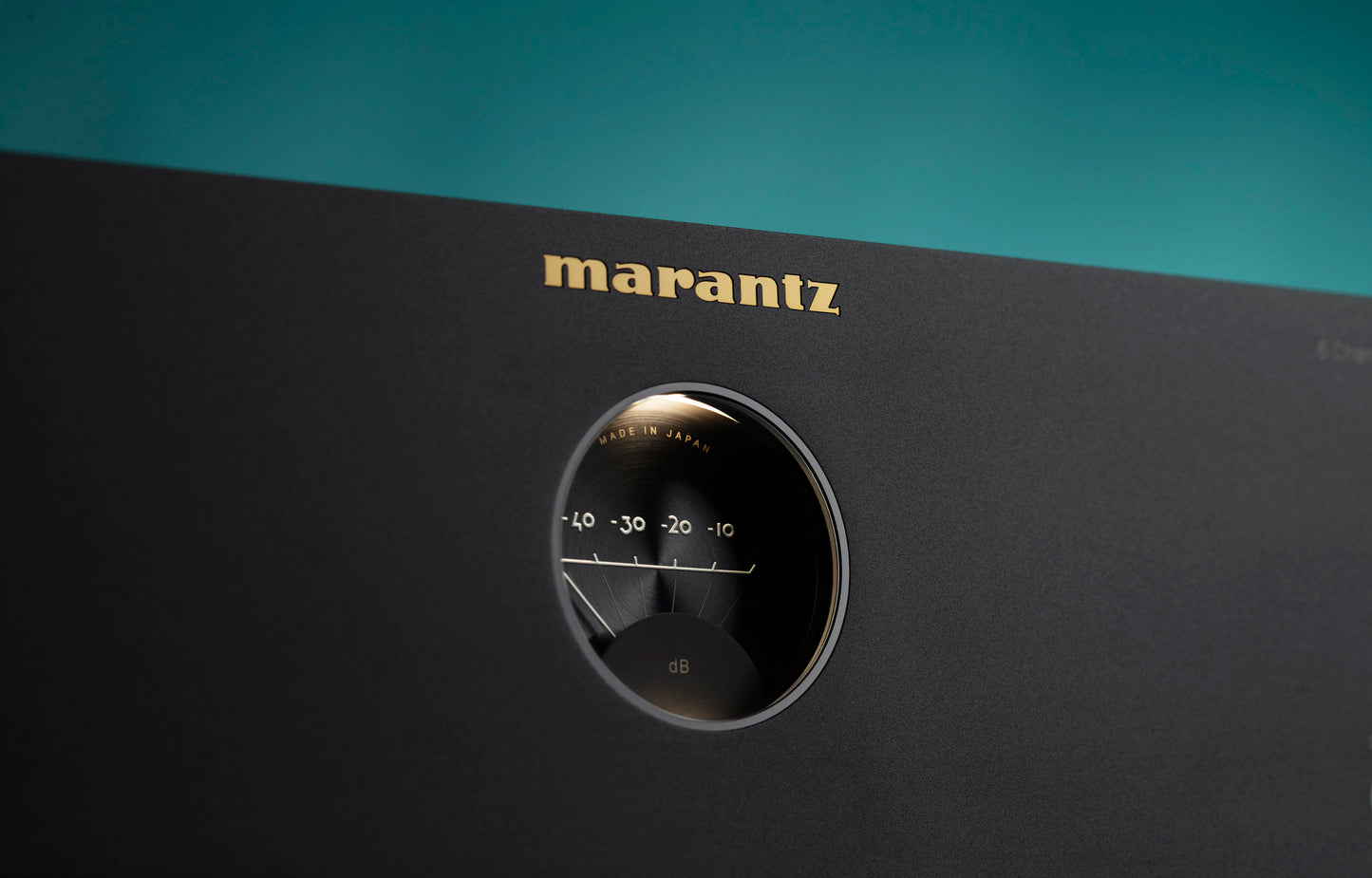 Marantz AMP 30 on teal background