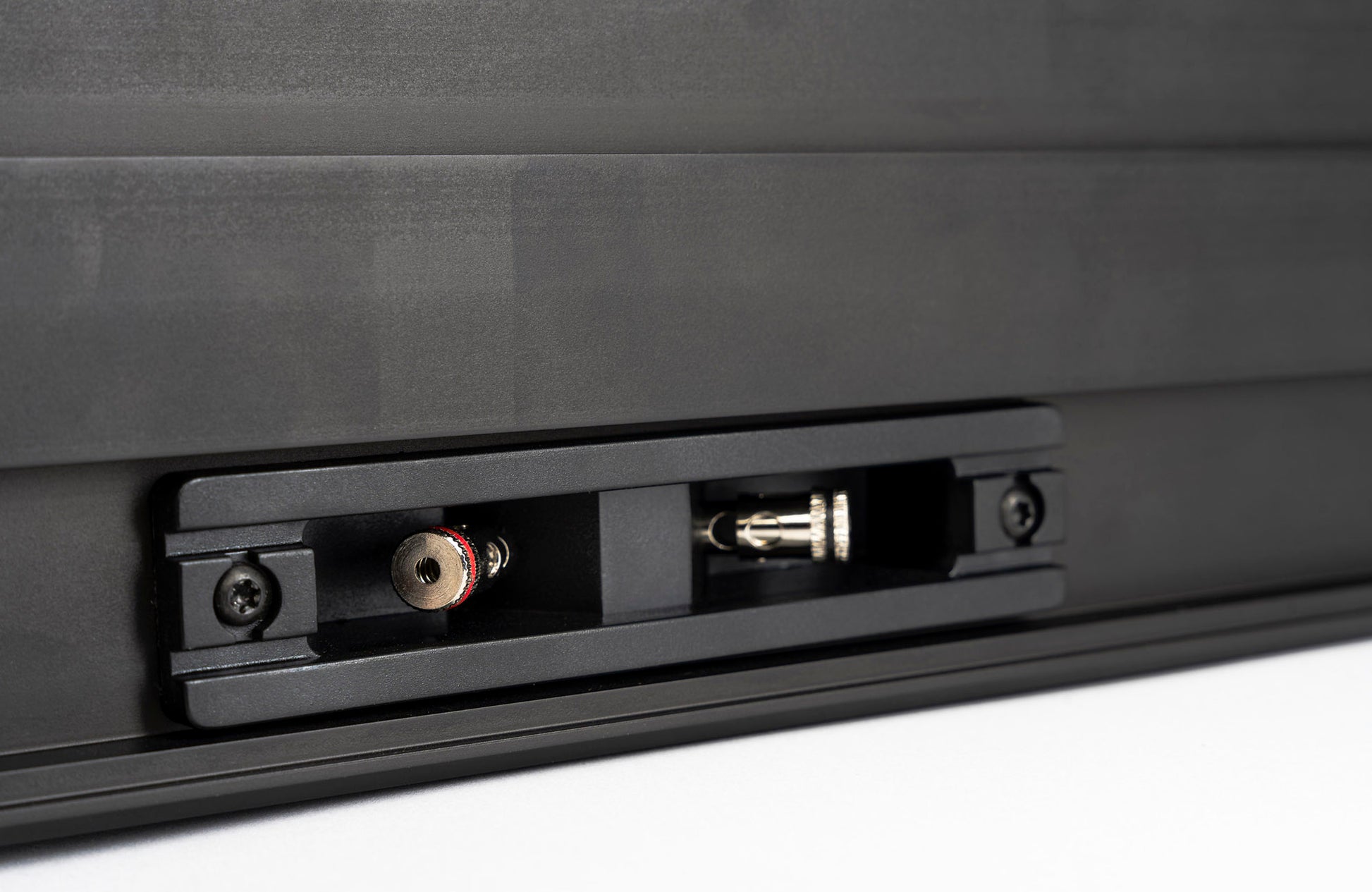 Paradigm Décor 1SC V2 - Wall Bracket & Television Bracket Supplied