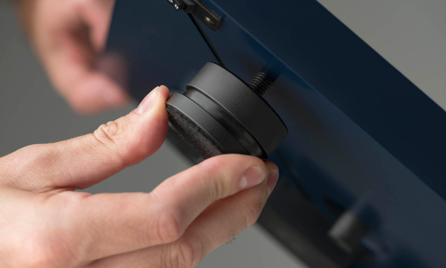 Pro-Ject Debut Carbon EVO Turntable