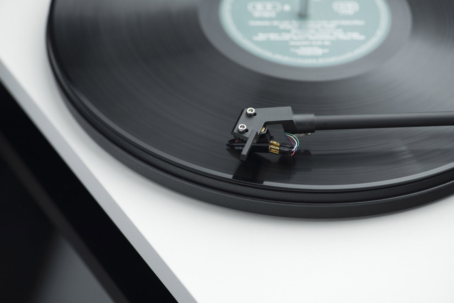Pro-Ject Primary E Turntable