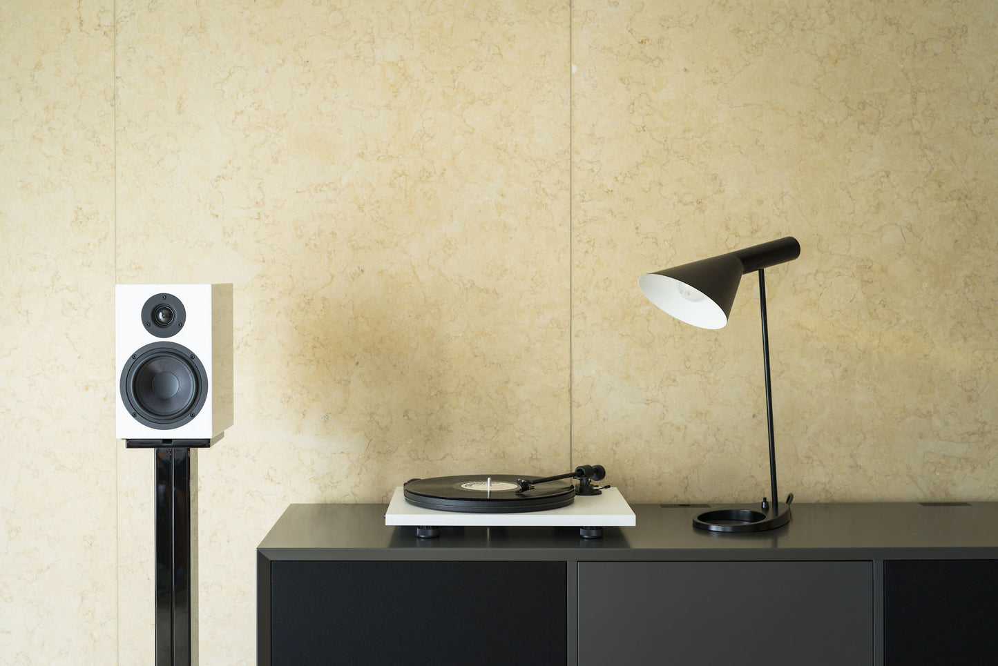 Pro-Ject Primary E Turntable