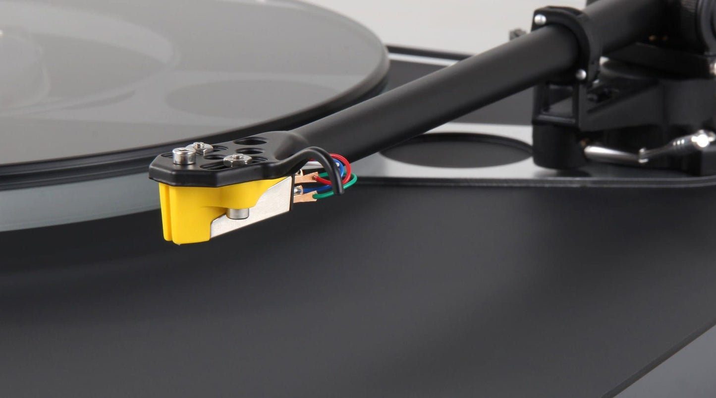 Rega Planar 6 Turntable
