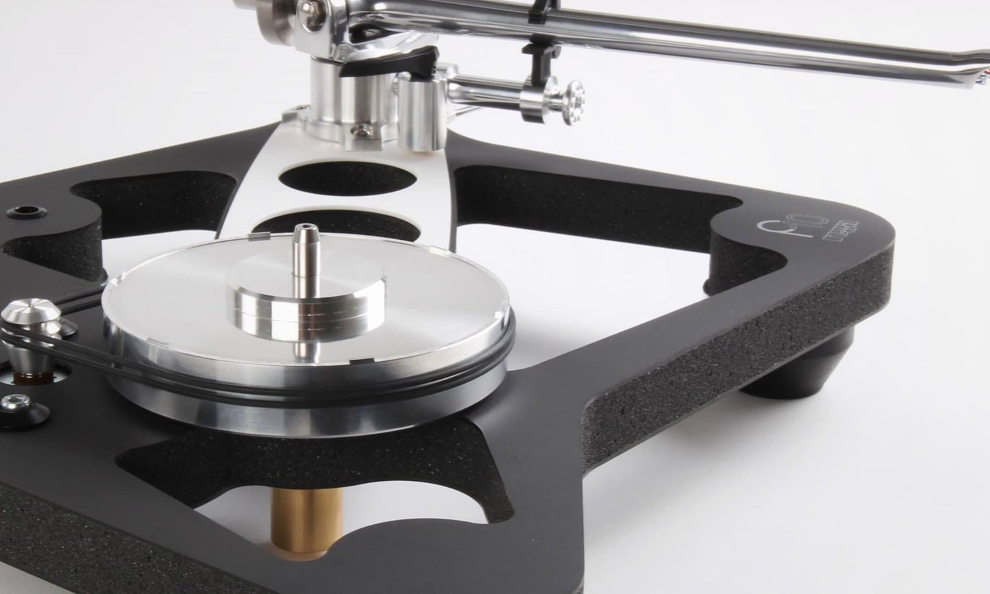 Rega Planar 10 Turntable