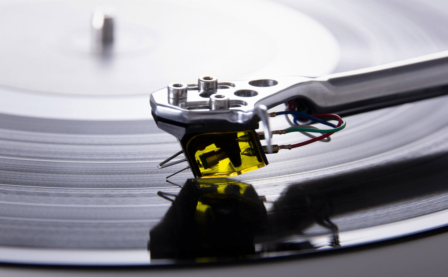 Rega Planar 10 Turntable