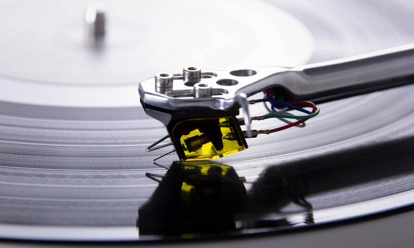 Rega Planar 10 Turntable