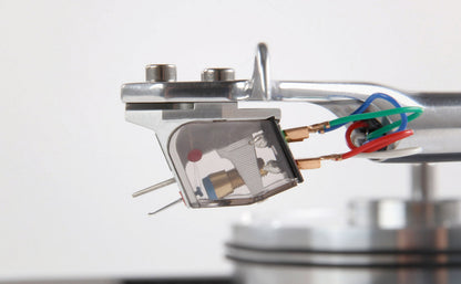 Rega Planar 10 Turntable