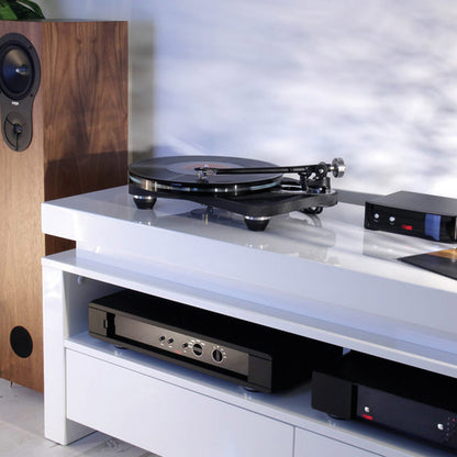 Rega Planar 8 Turntable