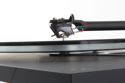Rega Planar 6 Turntable