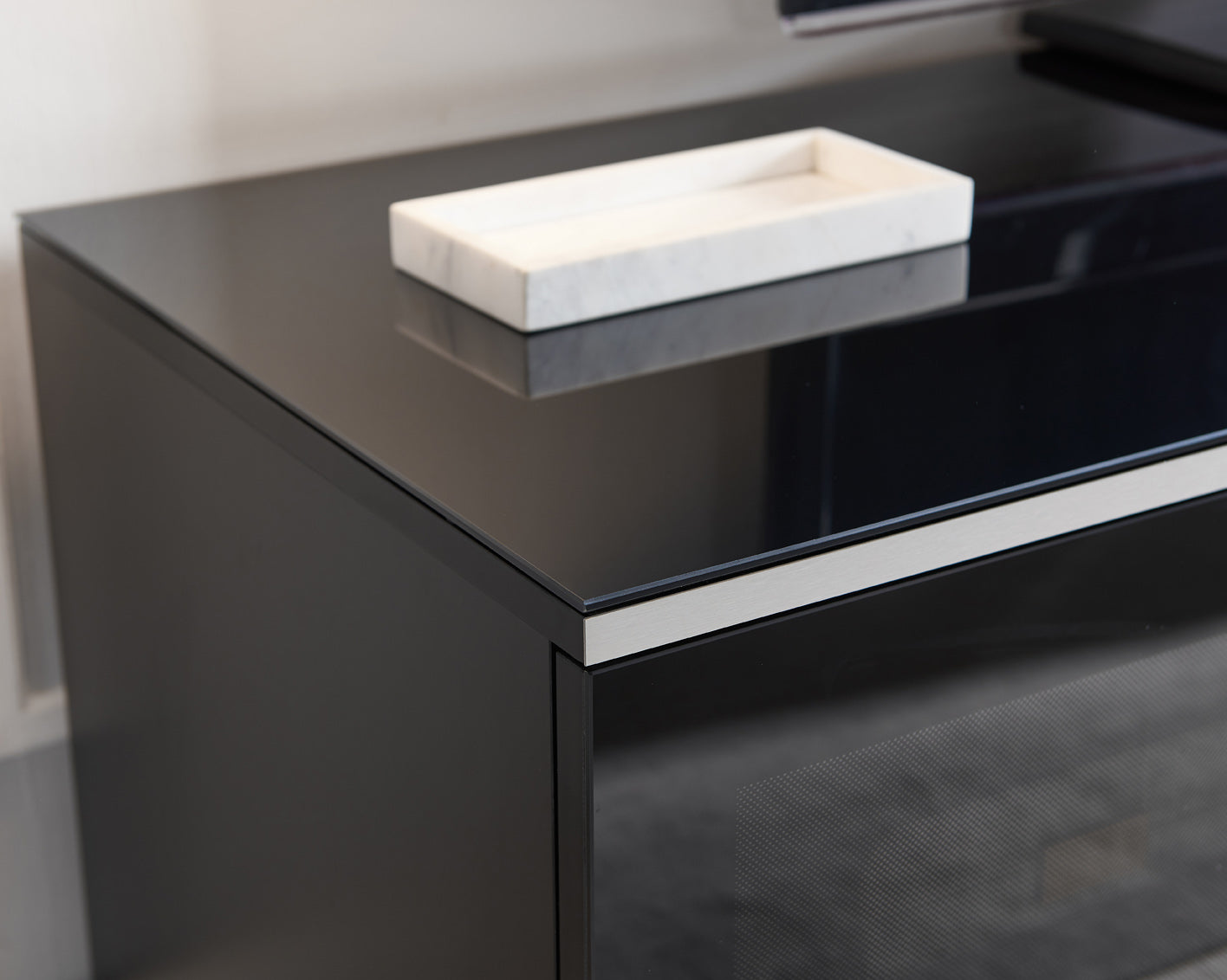 Tauris Titan 1800 TV Cabinet (Black)