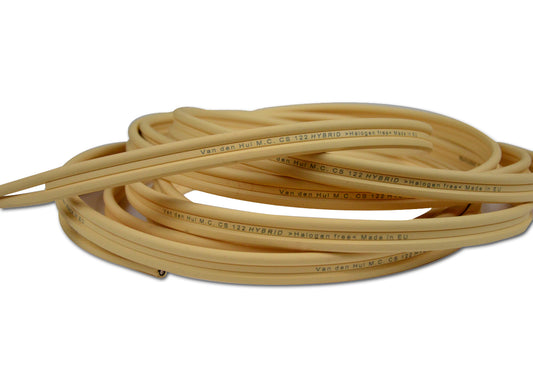 This Van den Hul CS-122 Hybrid centre speaker cable comes terminated with QED AirLoc  Metal banana plugs