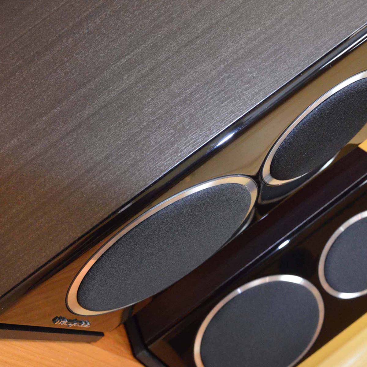 Wharfedale Diamond 220 Speakers