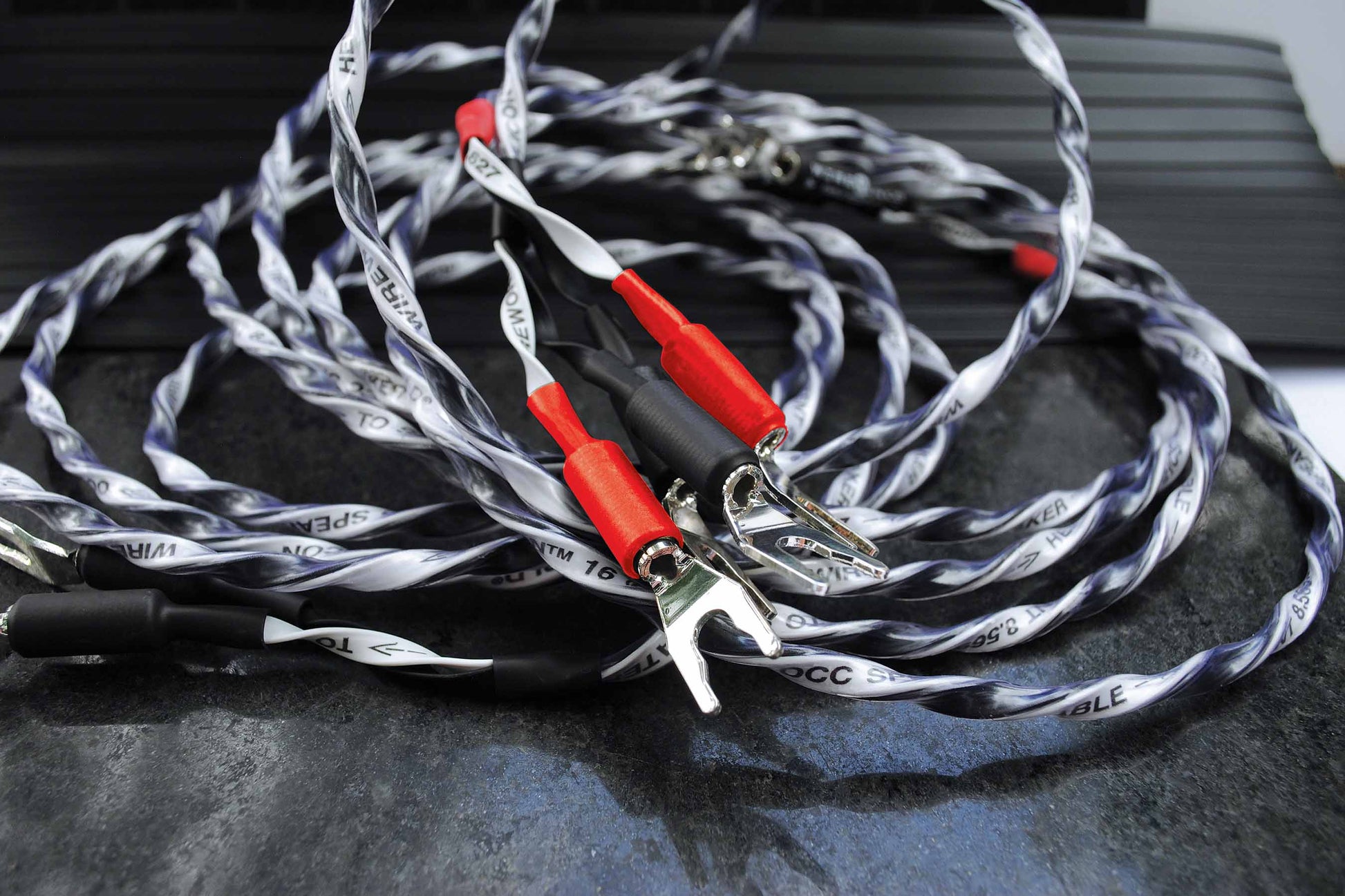 WireWorld Helicon 16x OCC Speaker Cable