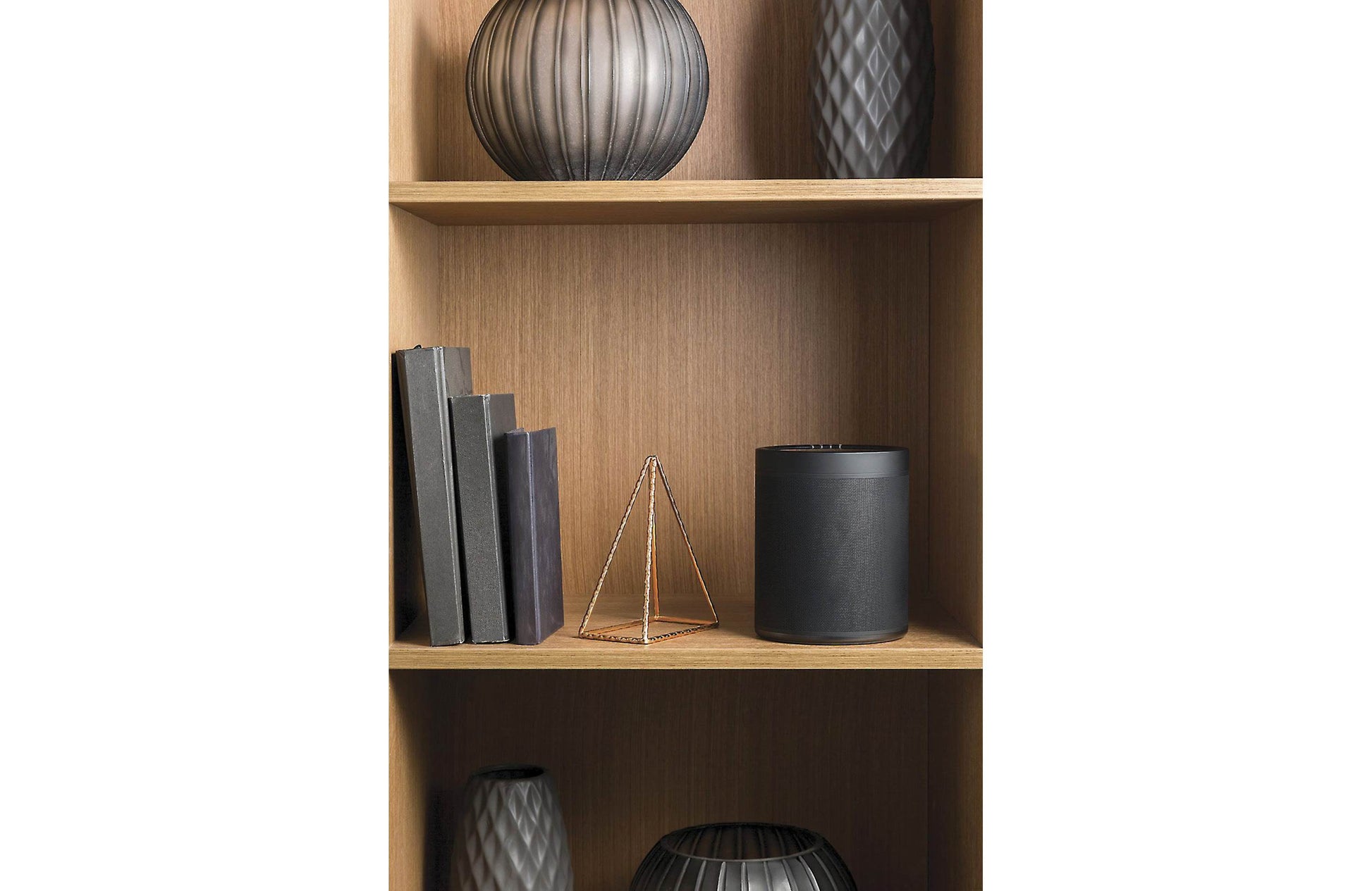 Yamaha MusicCast 20 (WX-021) Wireless Speaker - Great on a bookshelf